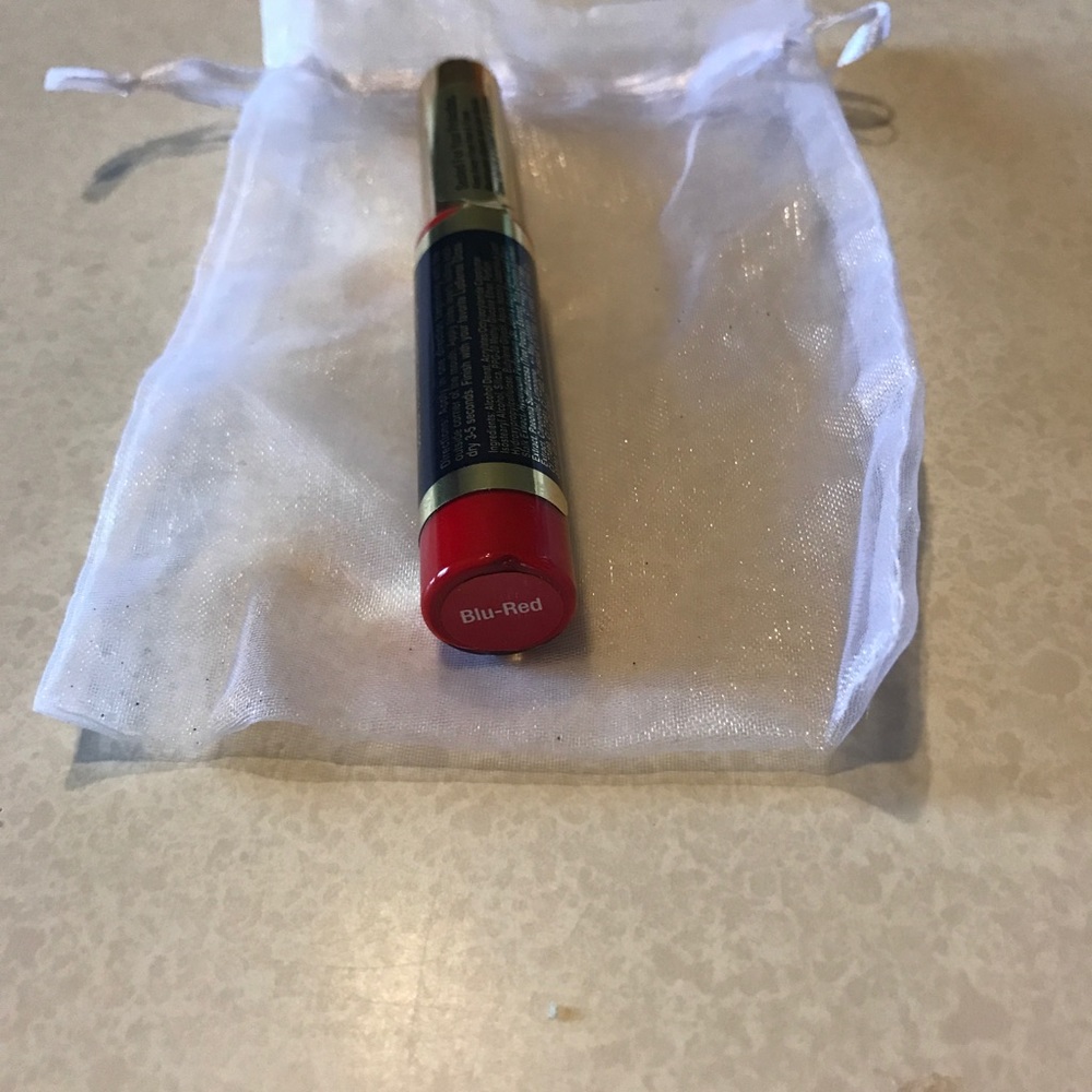 Brand new Lipsense in Blu-Red
