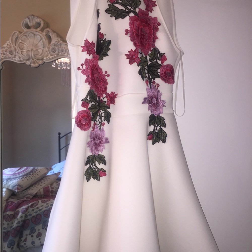 Dress - Picture 2 of 8