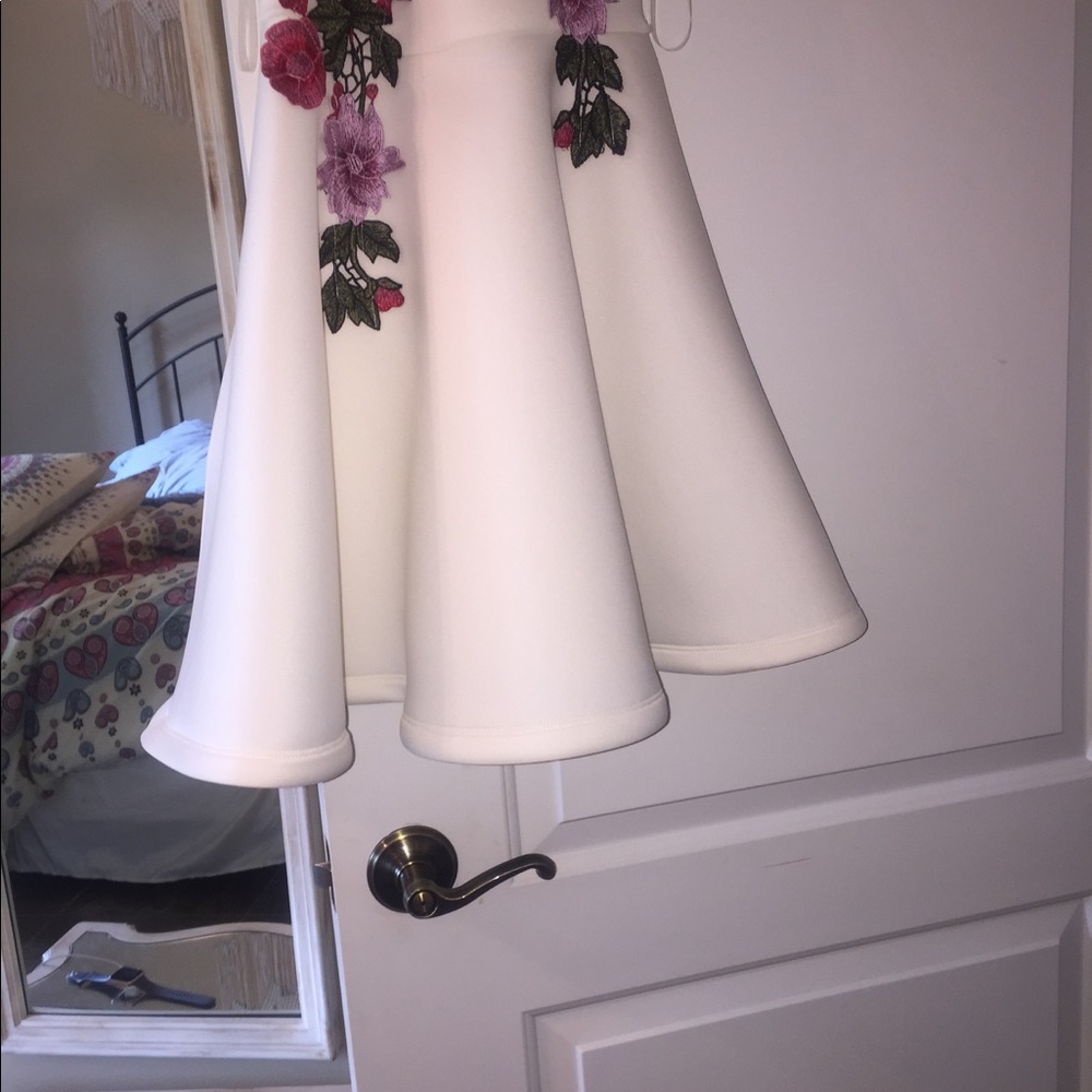 Dress - Picture 5 of 8
