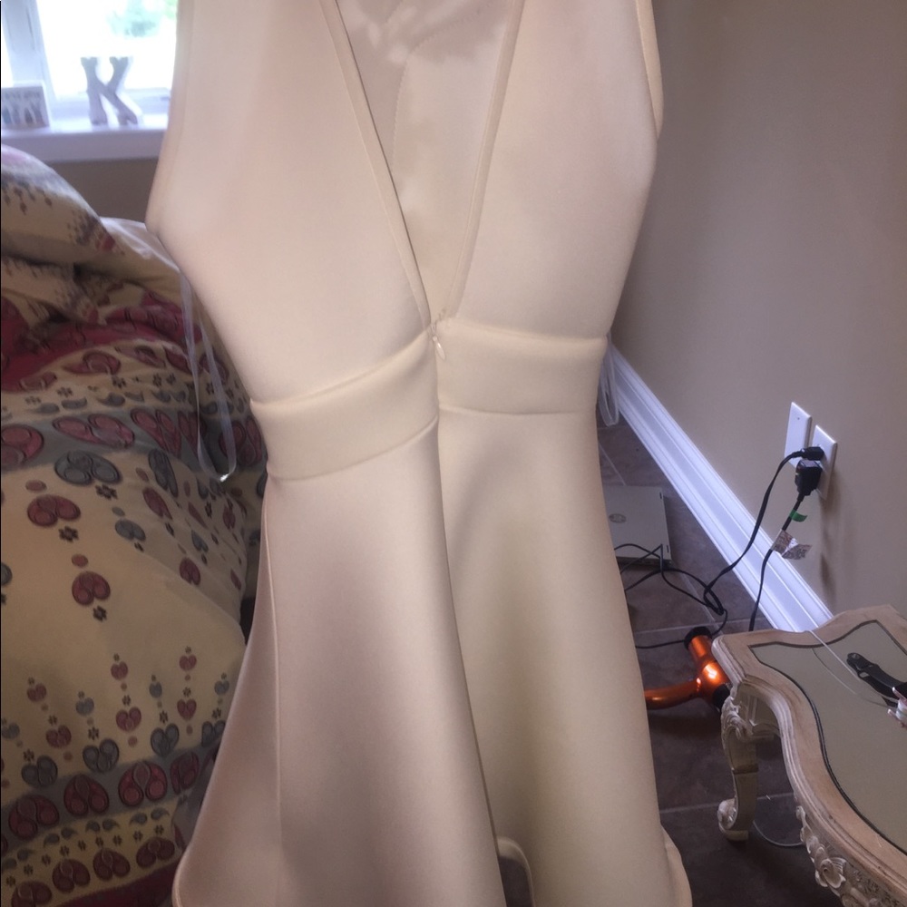 Dress - Picture 6 of 8