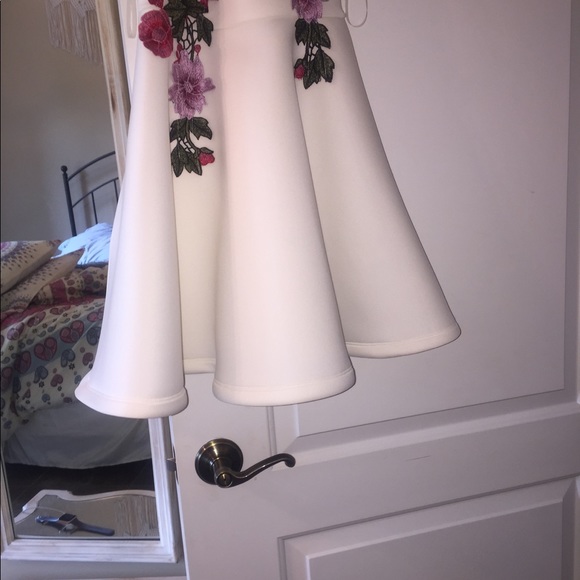 Dress - Picture 5 of 8