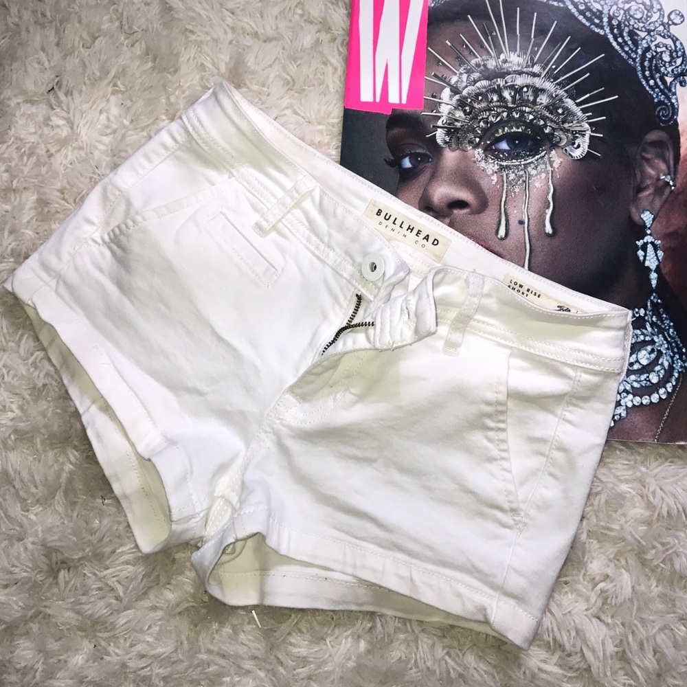 White Bullhead shorts