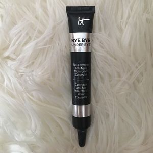 IT Cosmetics Bye Be Undereye Concealer in "Tan"