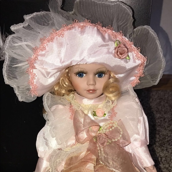 Porcelain dolls - Picture 3 of 3