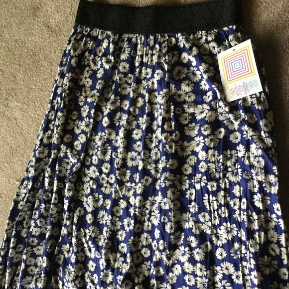 LuLaRoe Dresses & Skirts - NWT Lularoe Small Jill Skirt!