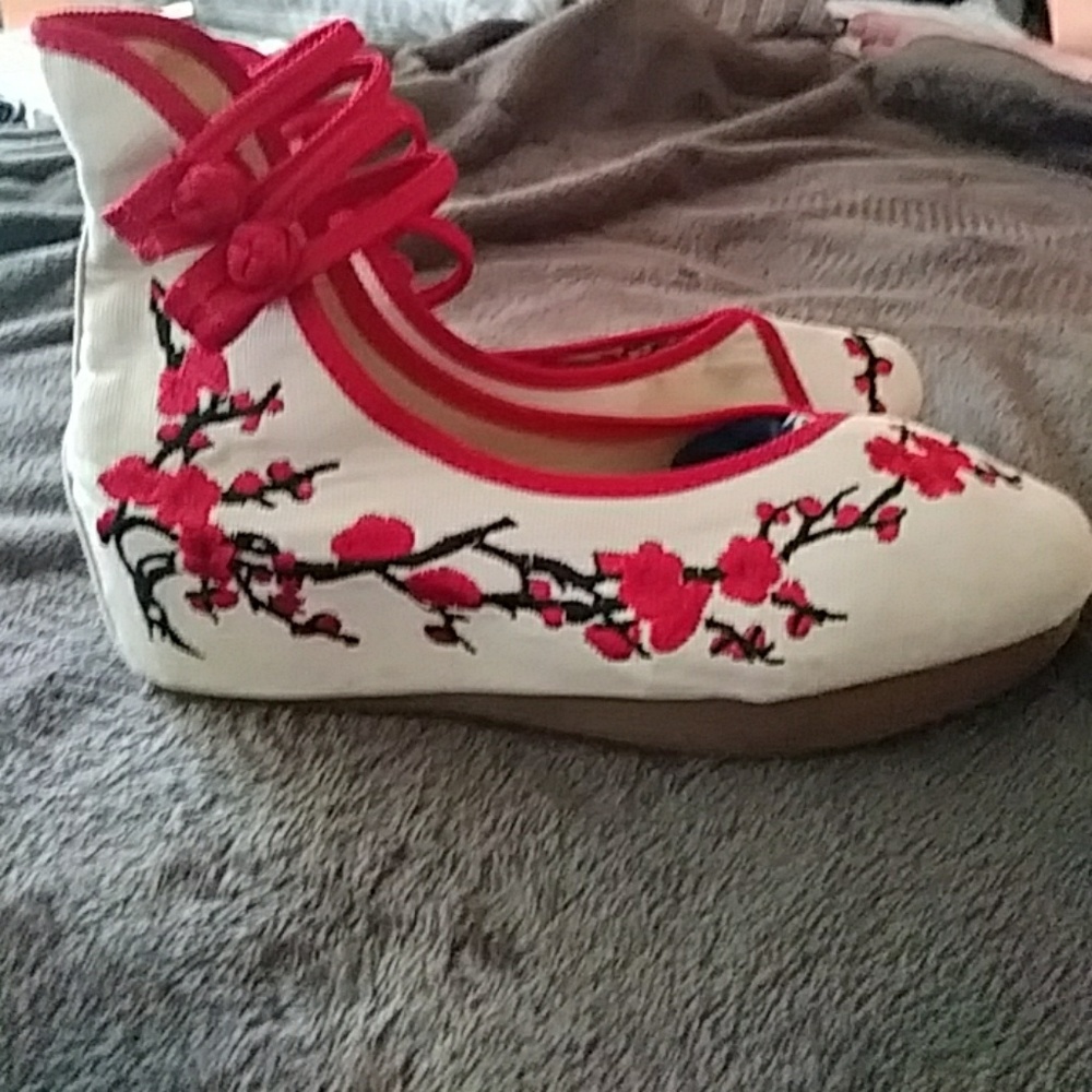Asian canvass with tubber sole cutest things ever