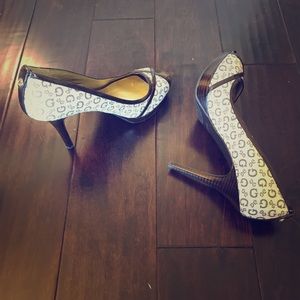 Guess by Marciano Guess Monogram Pumps