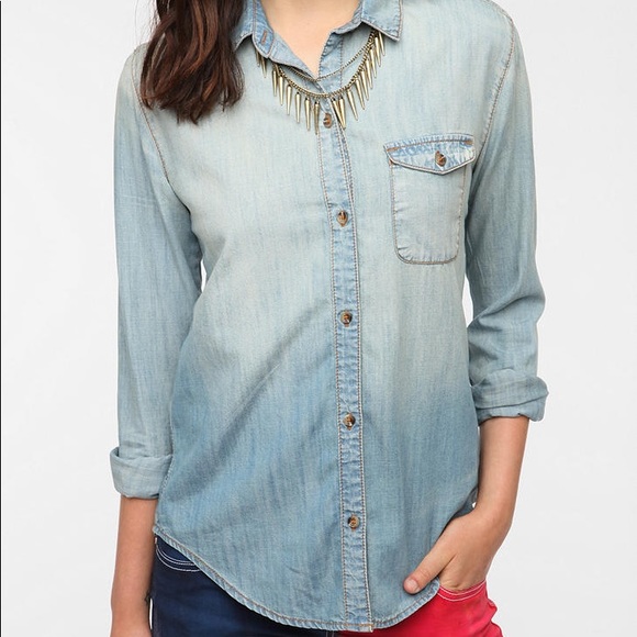 Urban Outfitters BDG Chambray Button Up - Picture 1 of 3