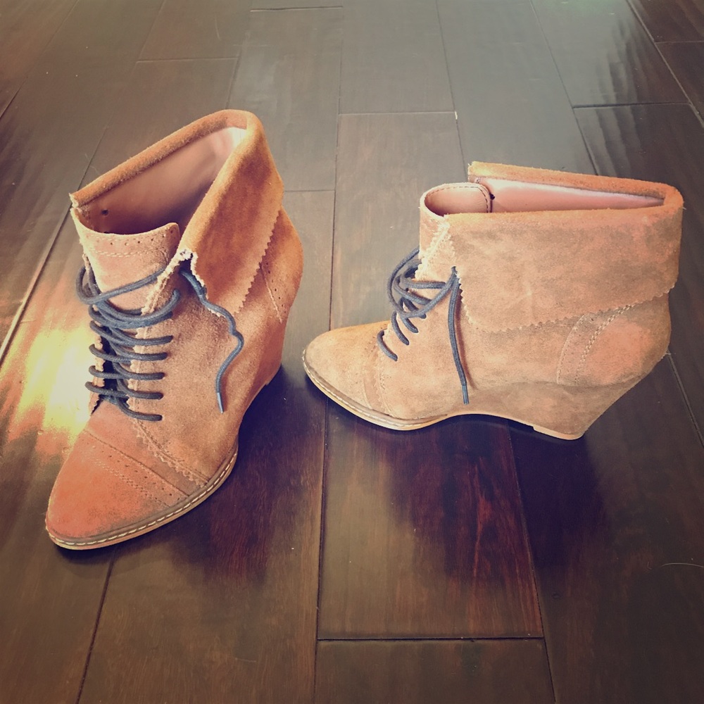 Camel Suede Stradivarius Lace-Up Wedge Booties