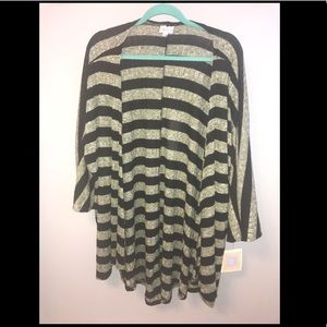 Lularoe Lindsay - Large - NWT - Gray and Black