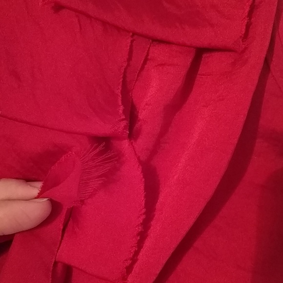 Red blouse - Picture 4 of 6