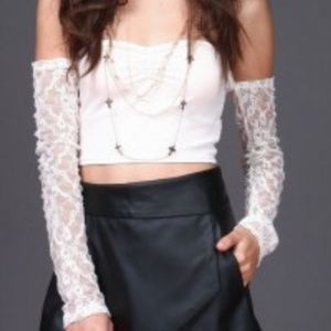 Crop top with lace sleeves