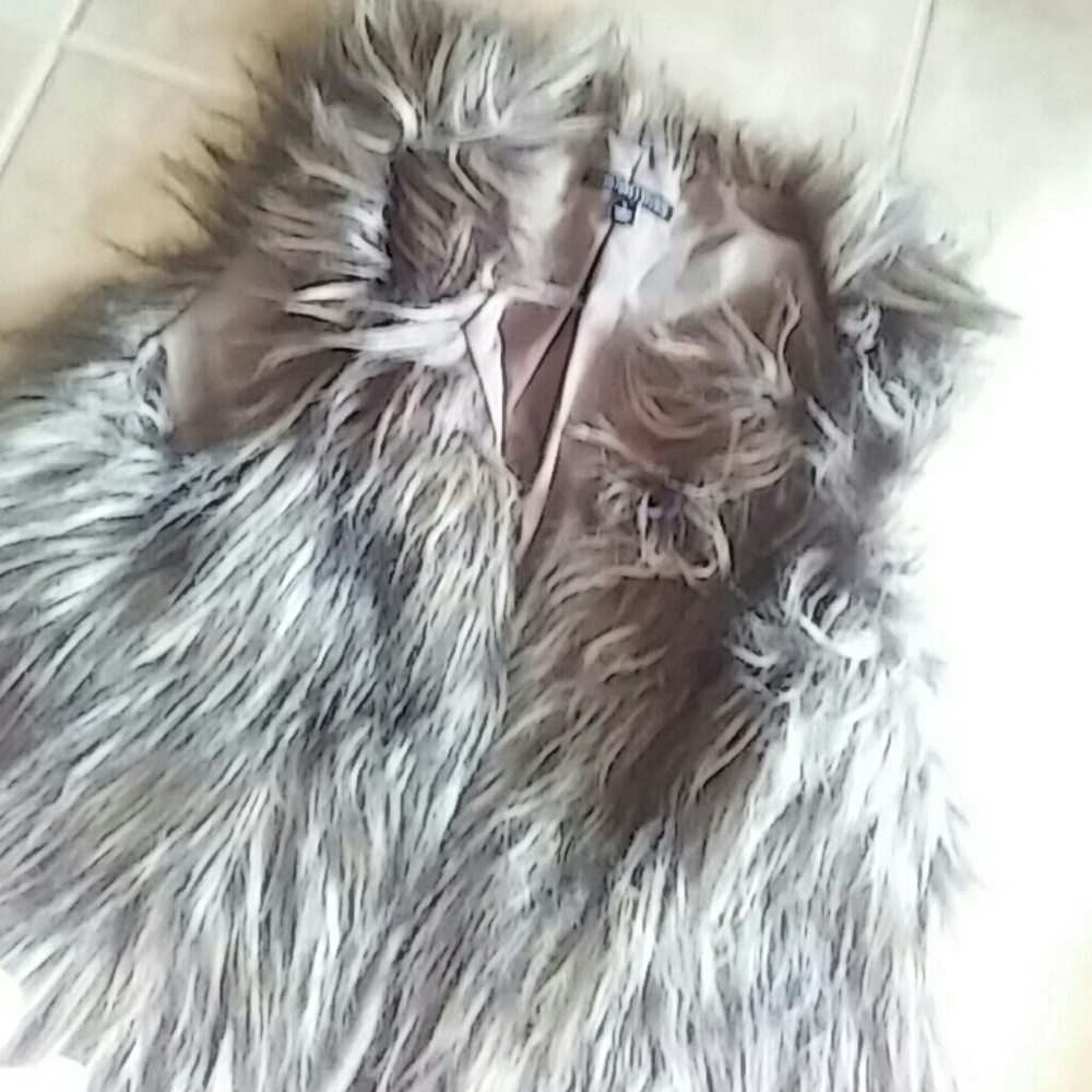 Signature studio vest