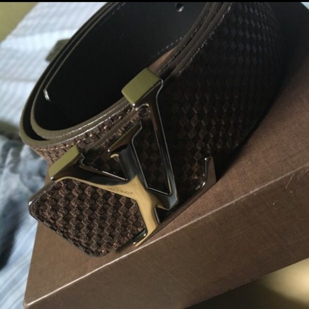 Louis Vuitton belt size 34 brown