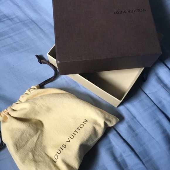 Louis Vuitton belt size 34 brown