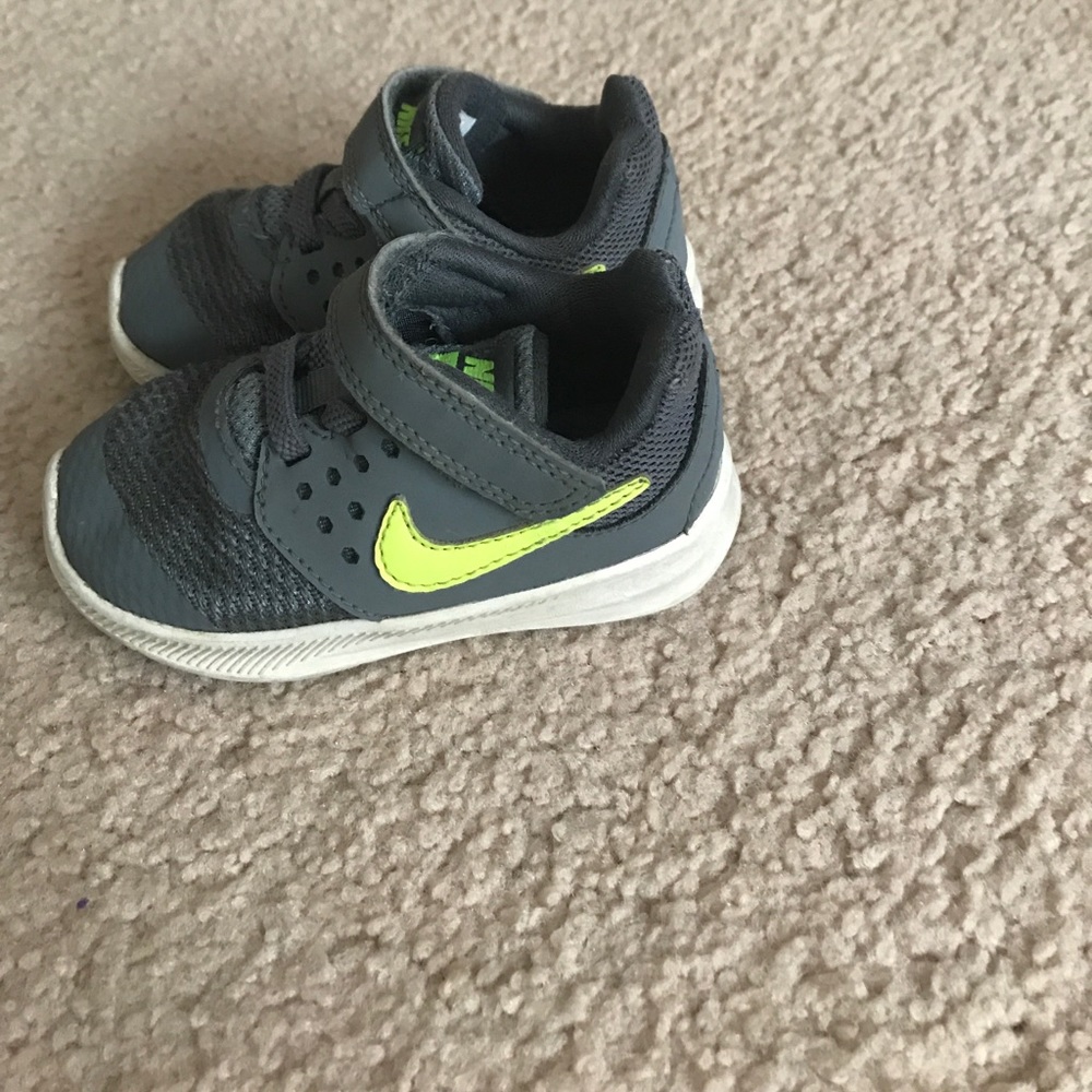 Toddler boy Nike tennis shoes