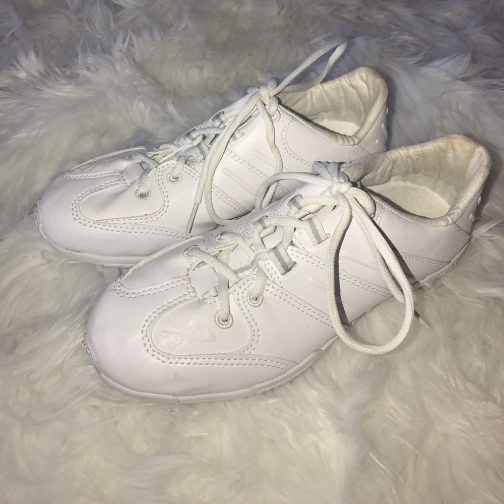 Infinity Cheer Tennis Shoes