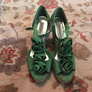 Beautiful green wedge sandals
