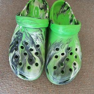 Rubber shoes(NOT CROCS) slightly used,