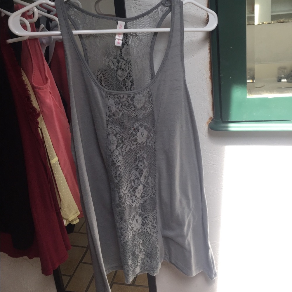 Gray tank