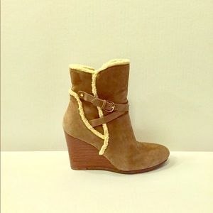 Chic suede leather wedge bootie