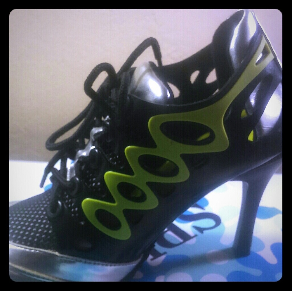 Shoes item# 00114