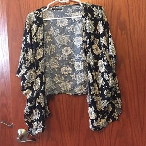 Super cute & easy to wear Brandy Melville Komono