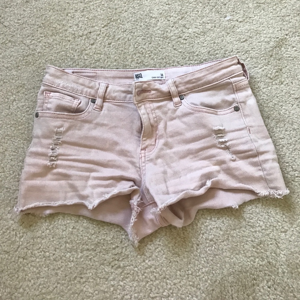 super comfy and cute tillys pink shorts!!