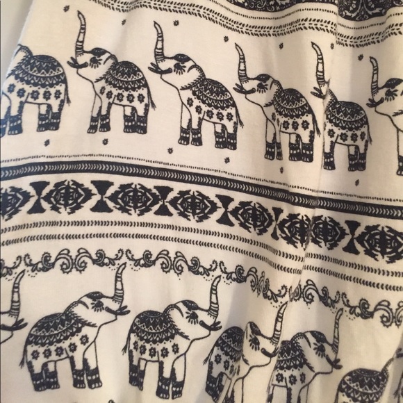 Elephant print crop top - Picture 2 of 2