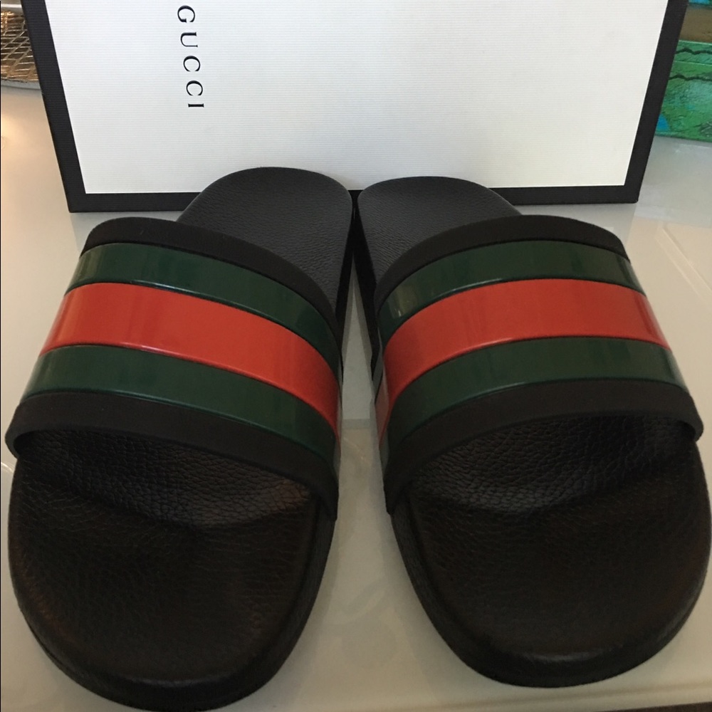 Gucci pursuit 72 slides size 10.5 men sandals