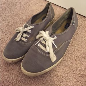 Grey keds