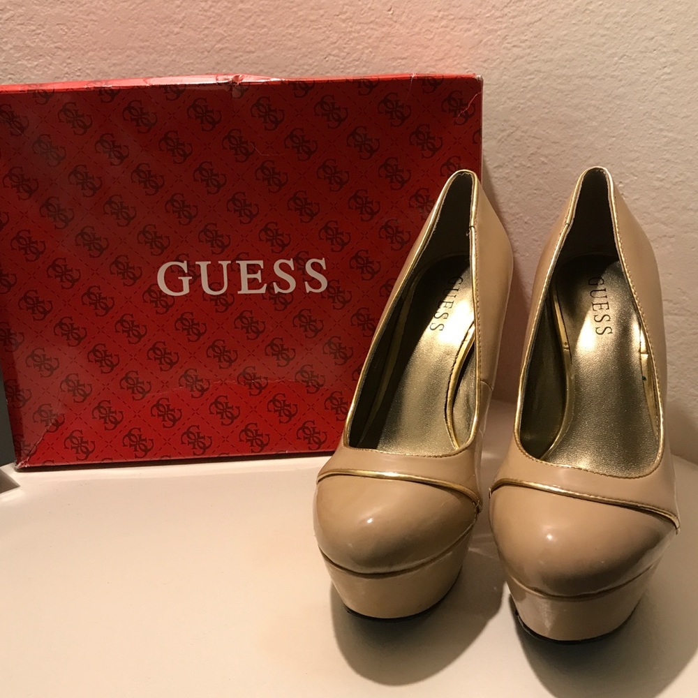 Guess nude with gold pumps