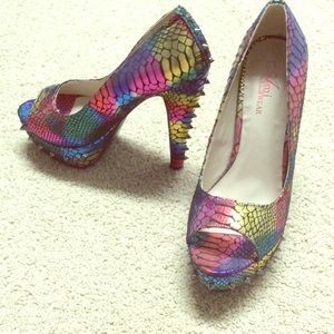 Studded Peep toe pumps