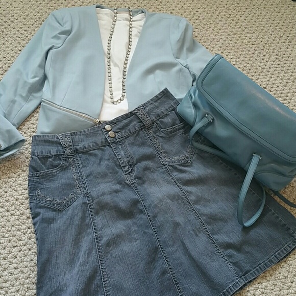 Donated. A Line Jean Skirt - Picture 7 of 8