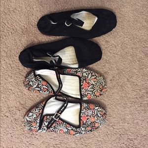 Ballet flats with strap