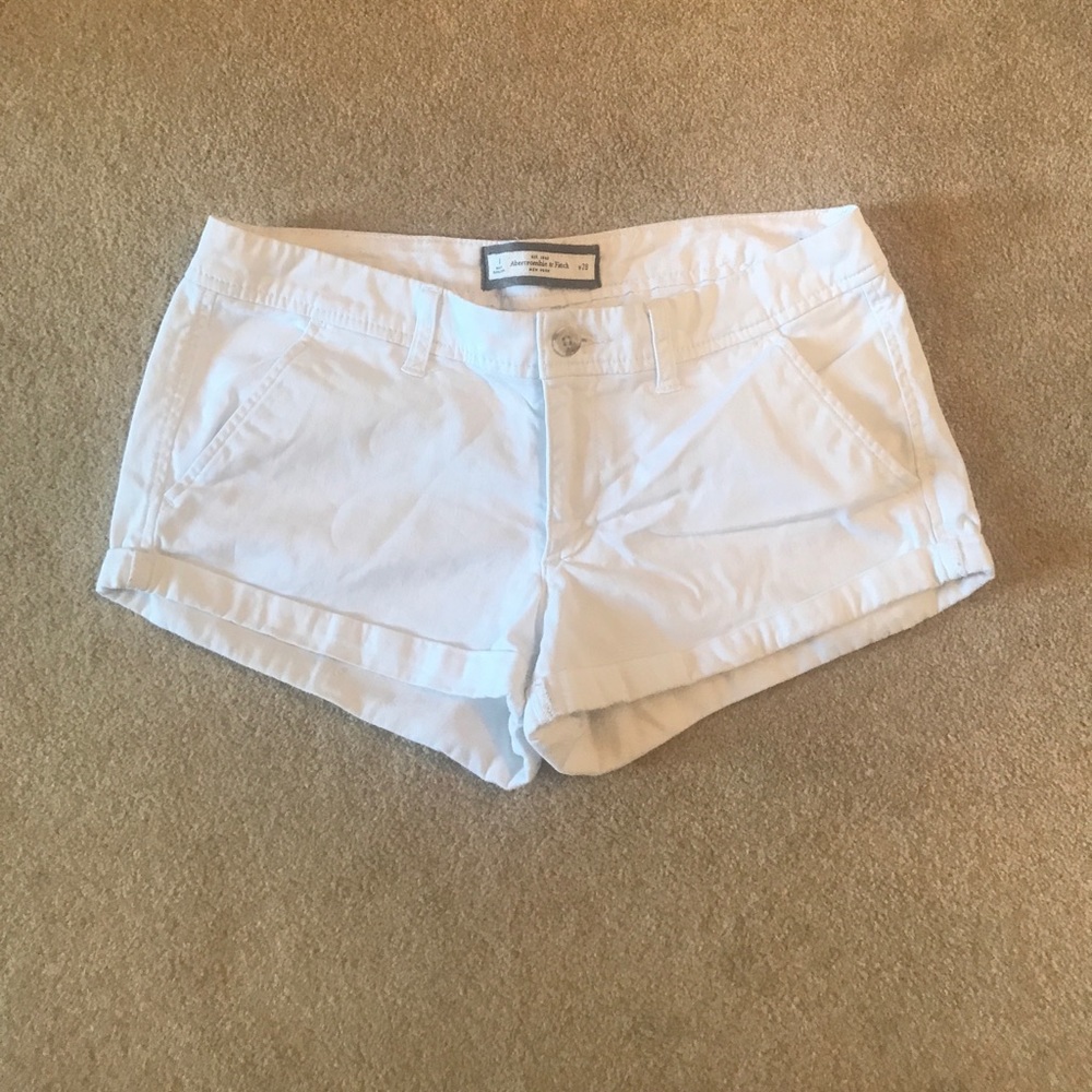 Abercrombie white cuffed shorts size 6