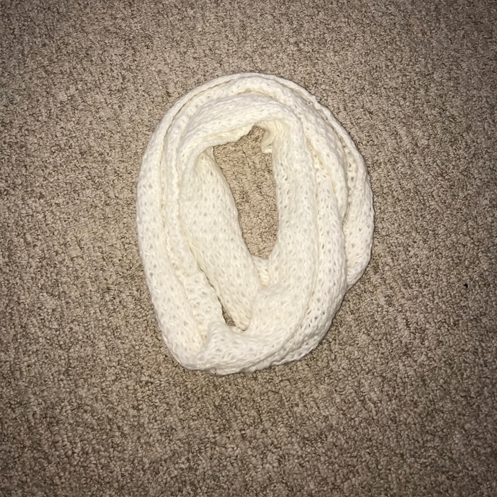 Charlotte Russe white knitted infinity scarf