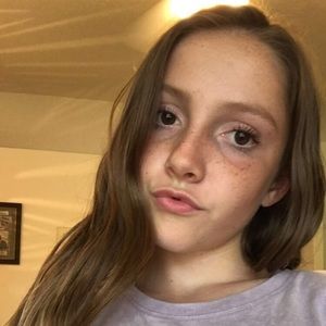 Meet your Posher, Claira