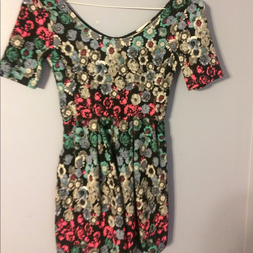 Dress - Picture 1 of 1