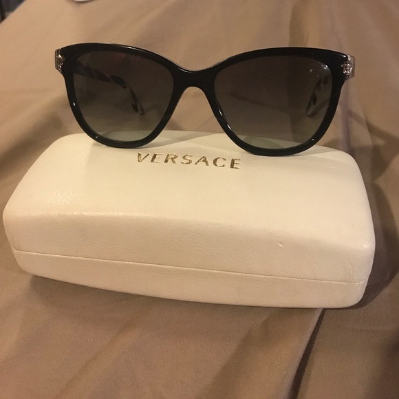 Versace sunglasses - Picture 1 of 6