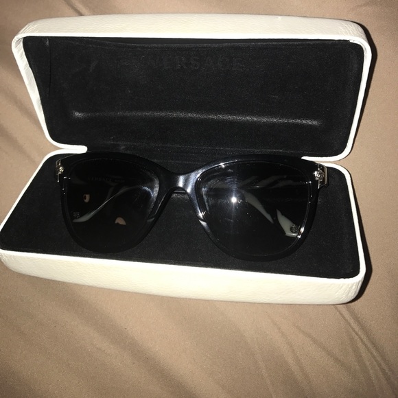 Versace sunglasses - Picture 5 of 6