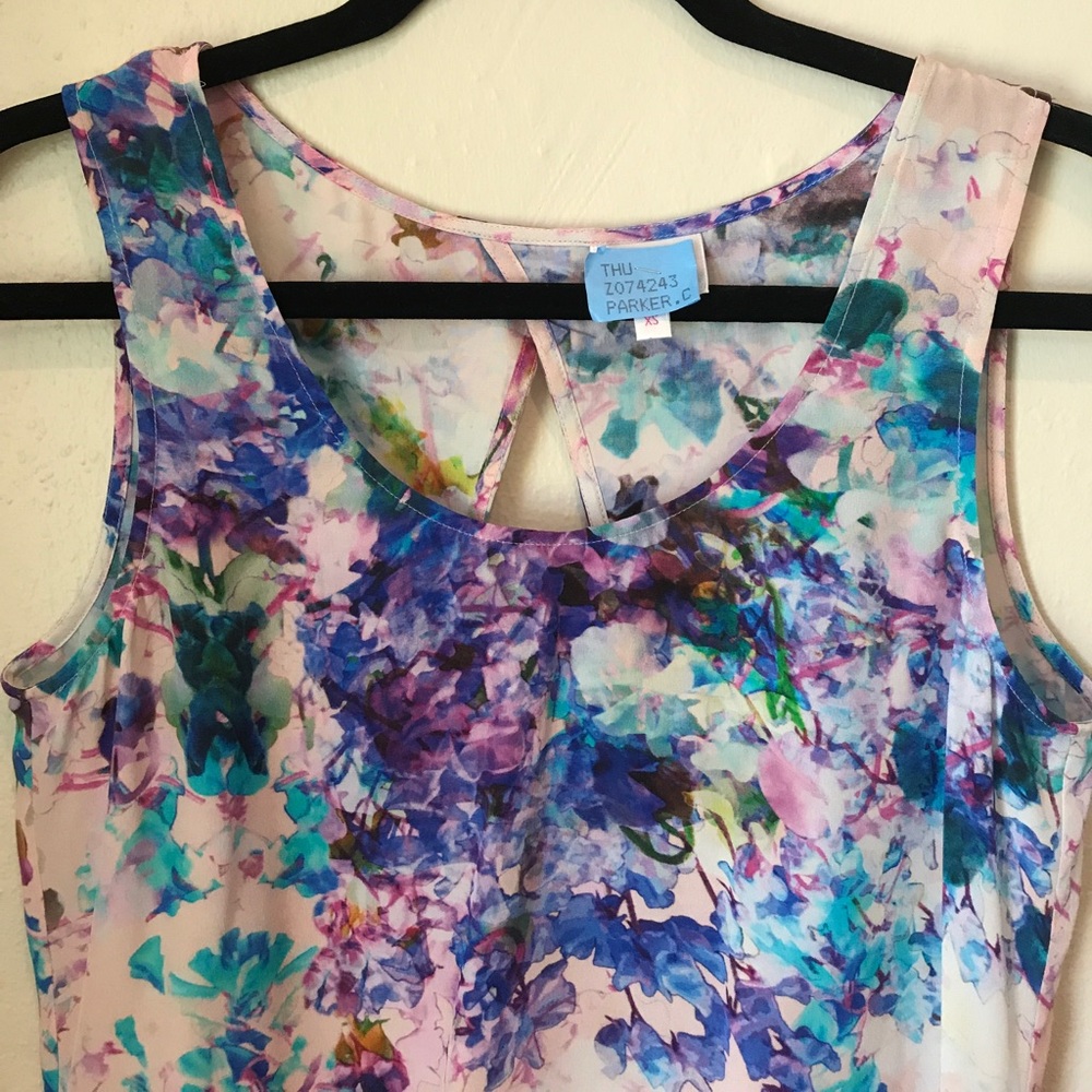 Parker SzXS, Floral Sleeveless CUTE Top! - Picture 2 of 8