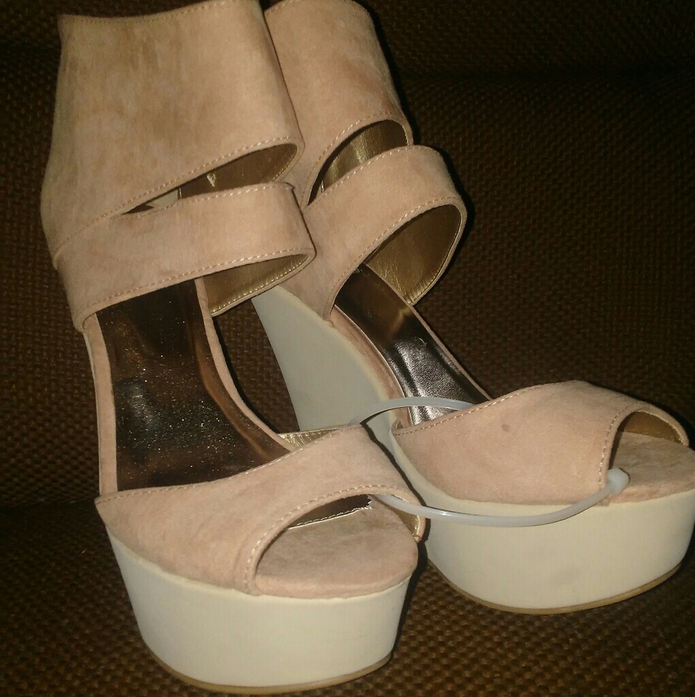 Rose qupid wedge