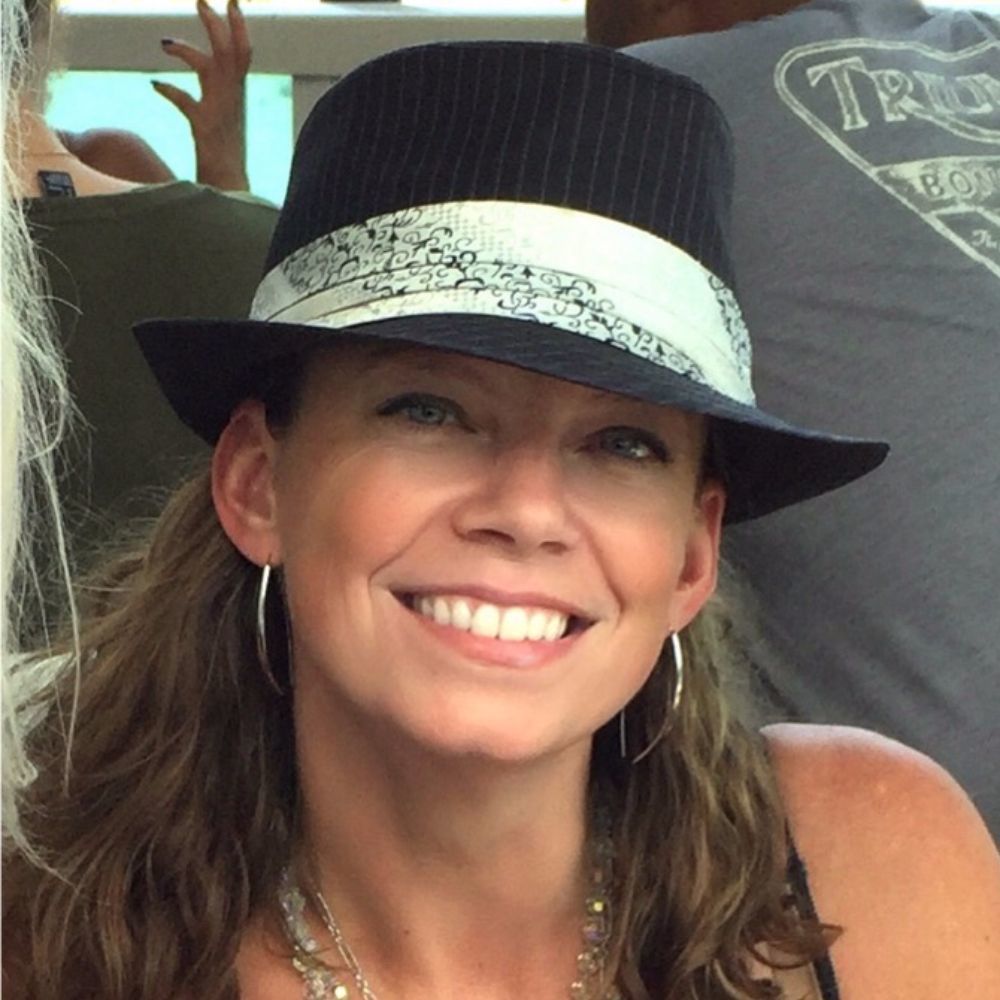 Meet your Posher, Elizabeth