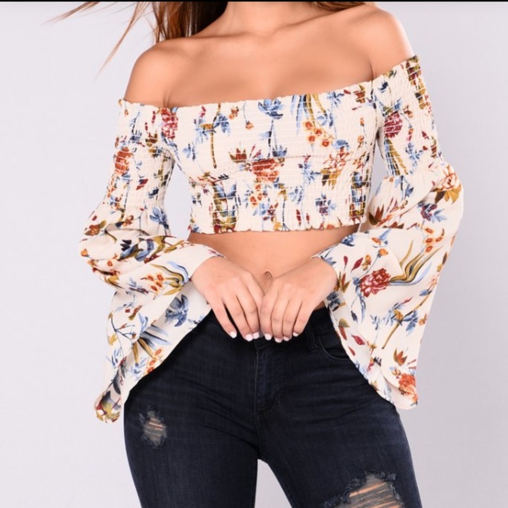 NEVER WORN! Floral bell sleeve crop top