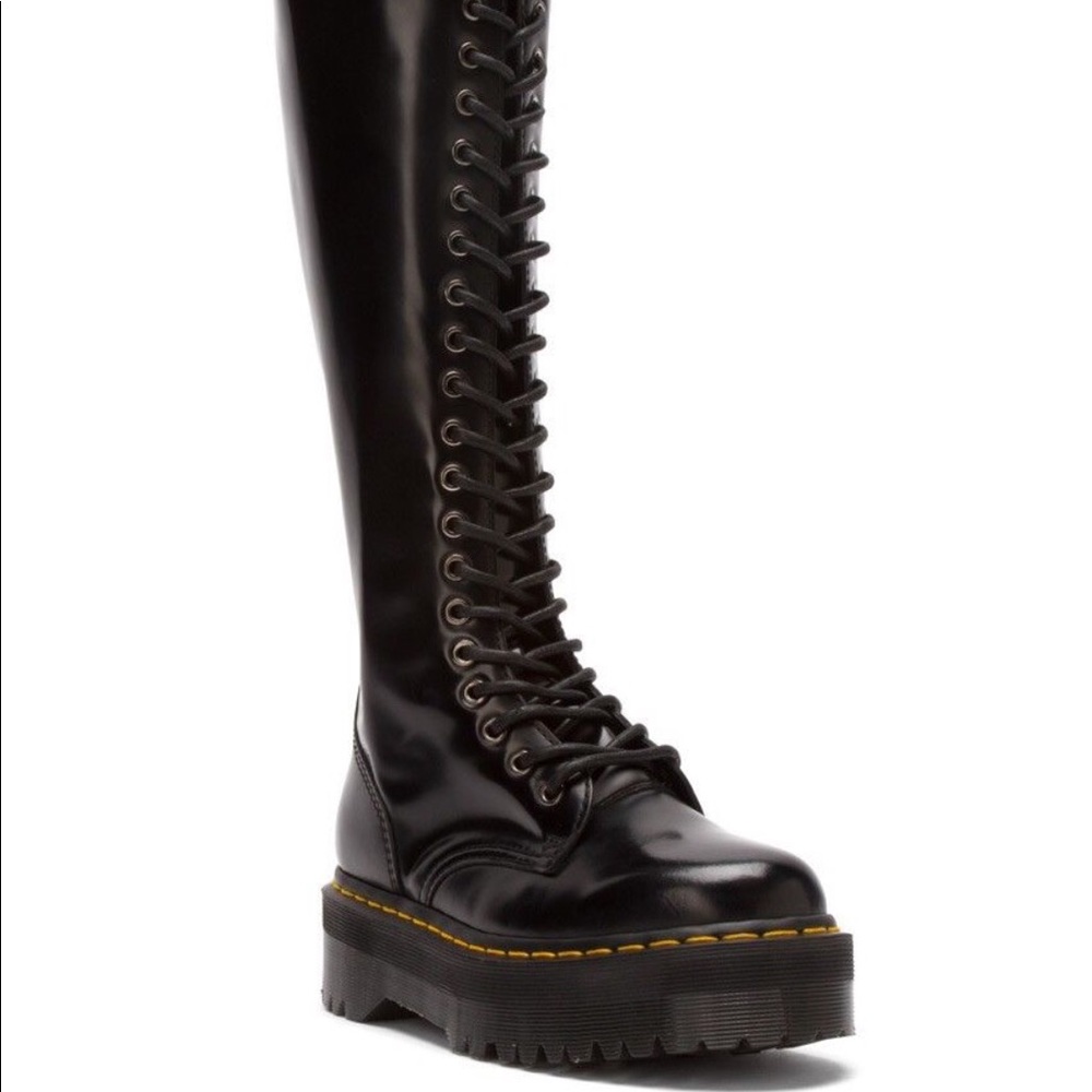 ISO dr marten Britain 20 eye platform boots! ISO