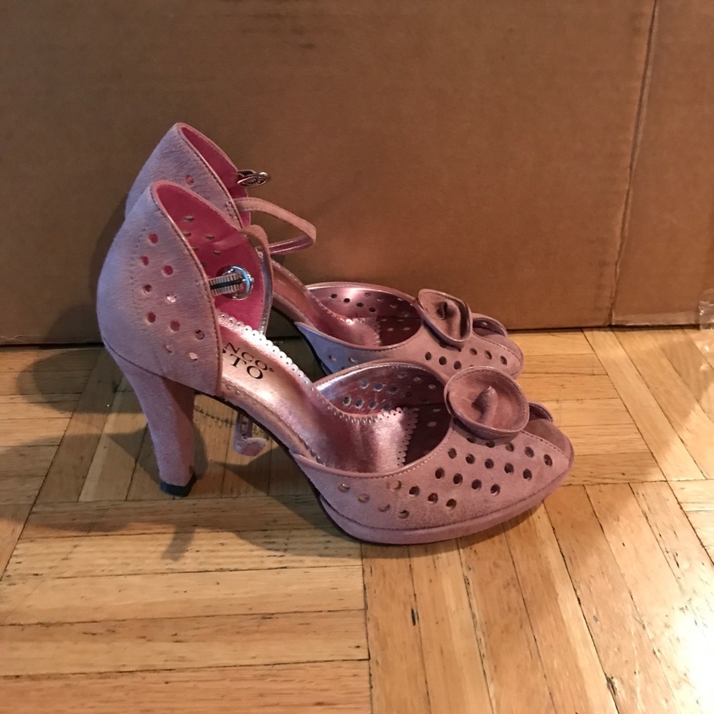 Rose Sued Heels!!