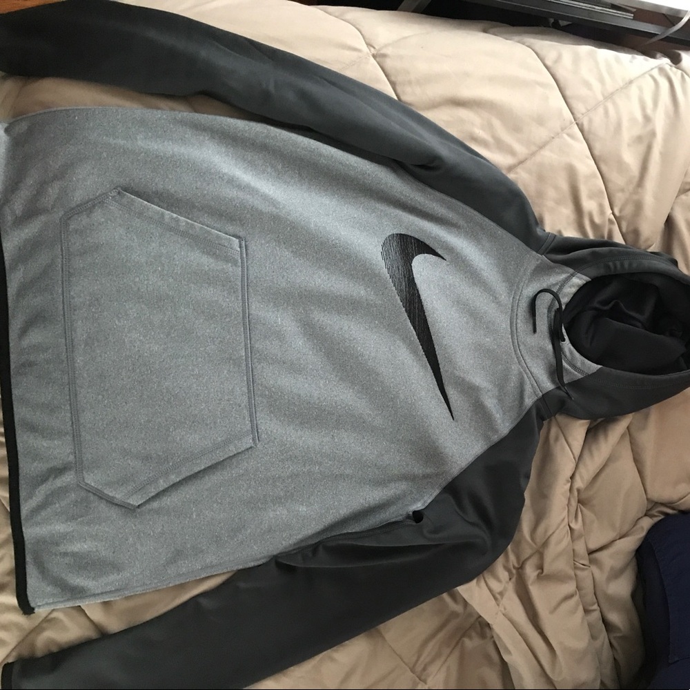 Gray Nike Sweatshirt