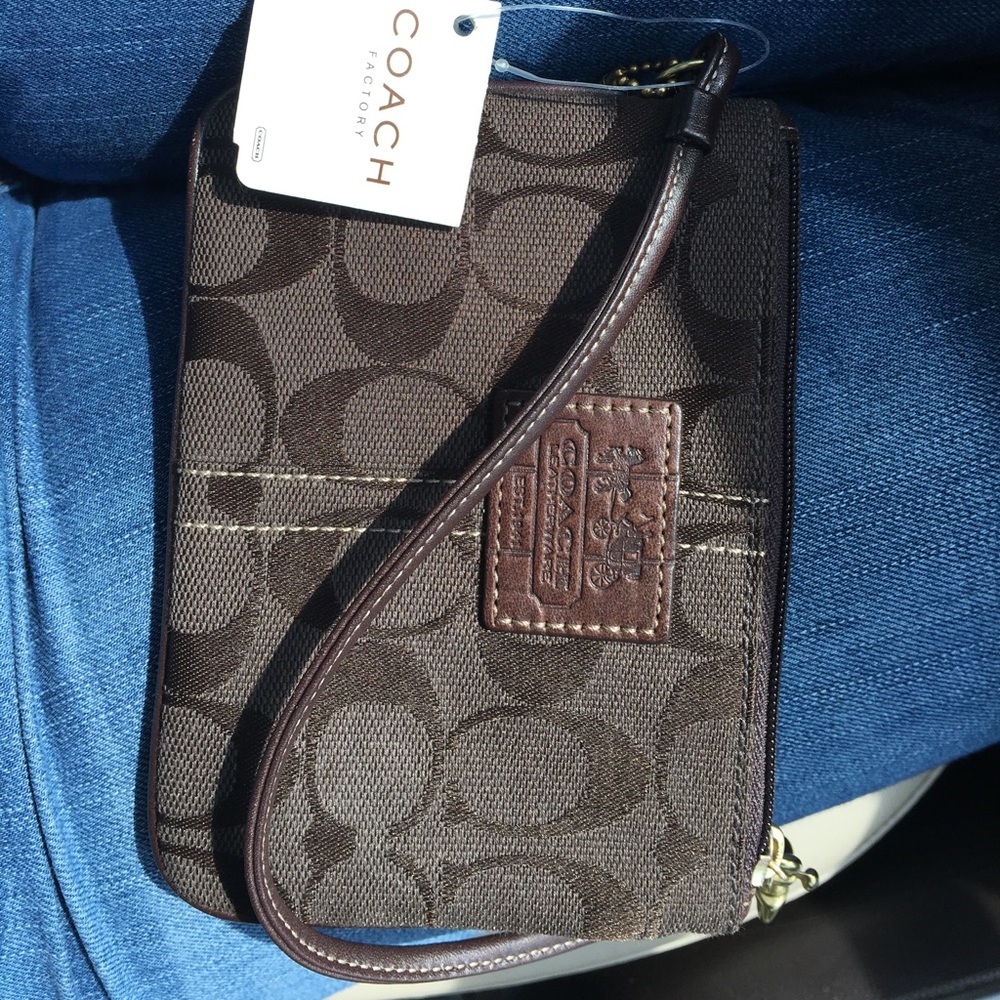 Coach wristlet nwt