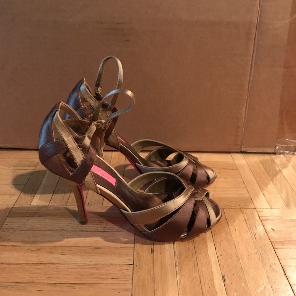 Betsy Johnson Tan and Brown Heels!!